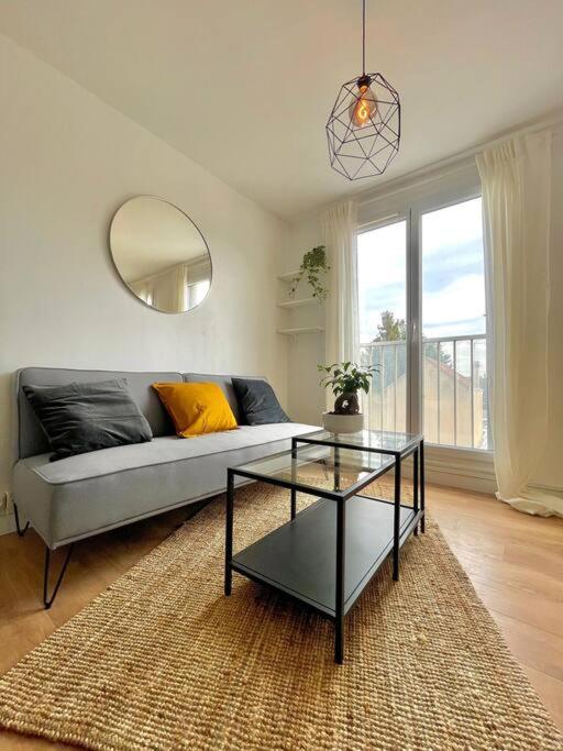 Superbe Studio Avec Parking Gratuit Sur Place Paray-Vieille-Poste Exterior foto